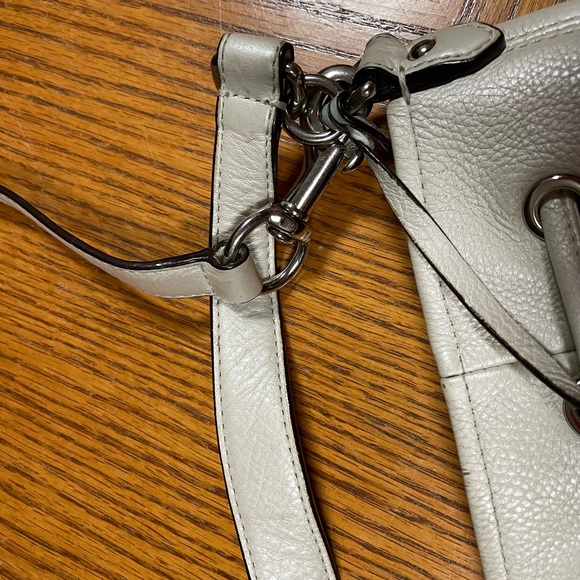 🐚 Coach Avery Crossbody Bag 🐚 - Picture 8 of 10